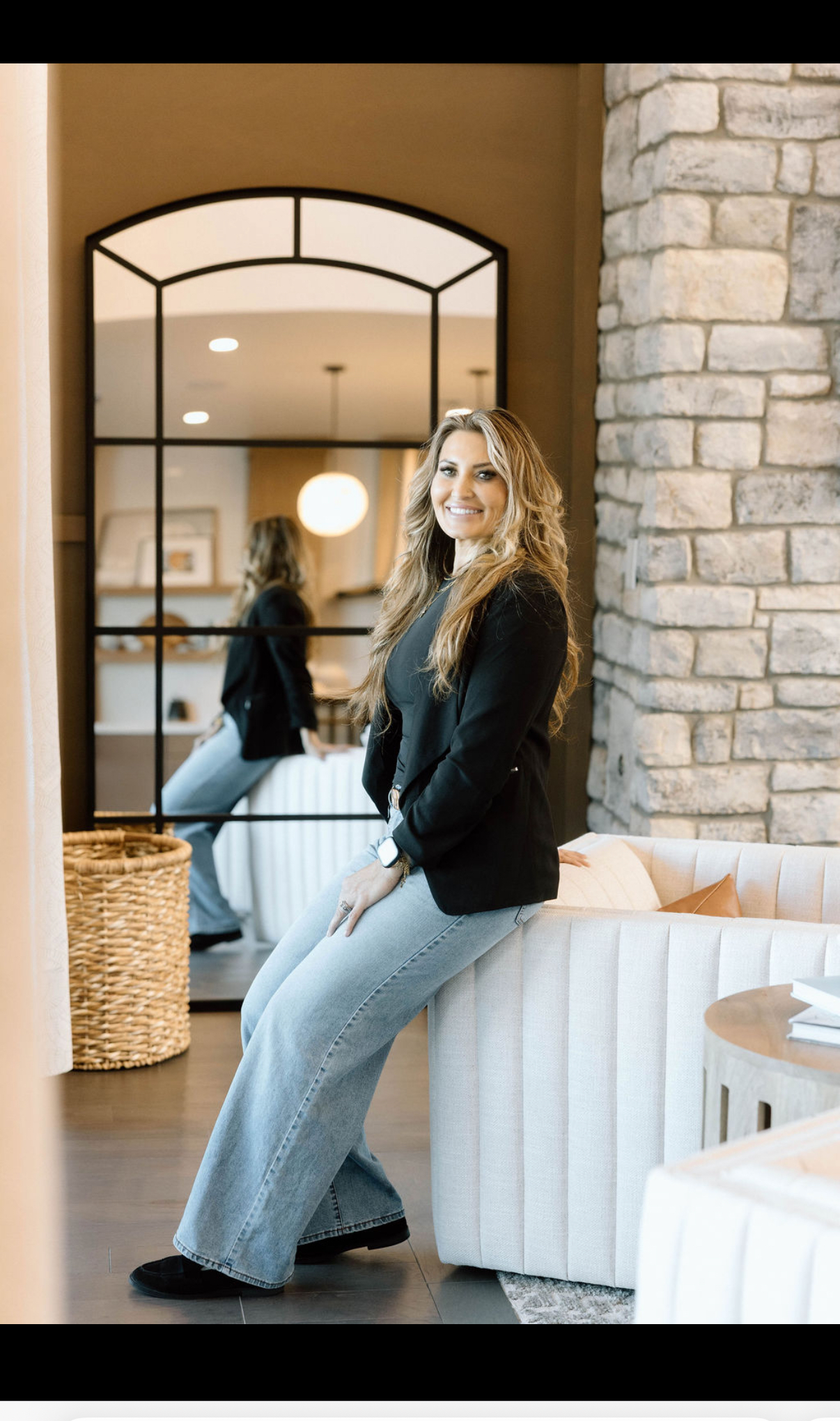 Amanda Figoni in luxury home